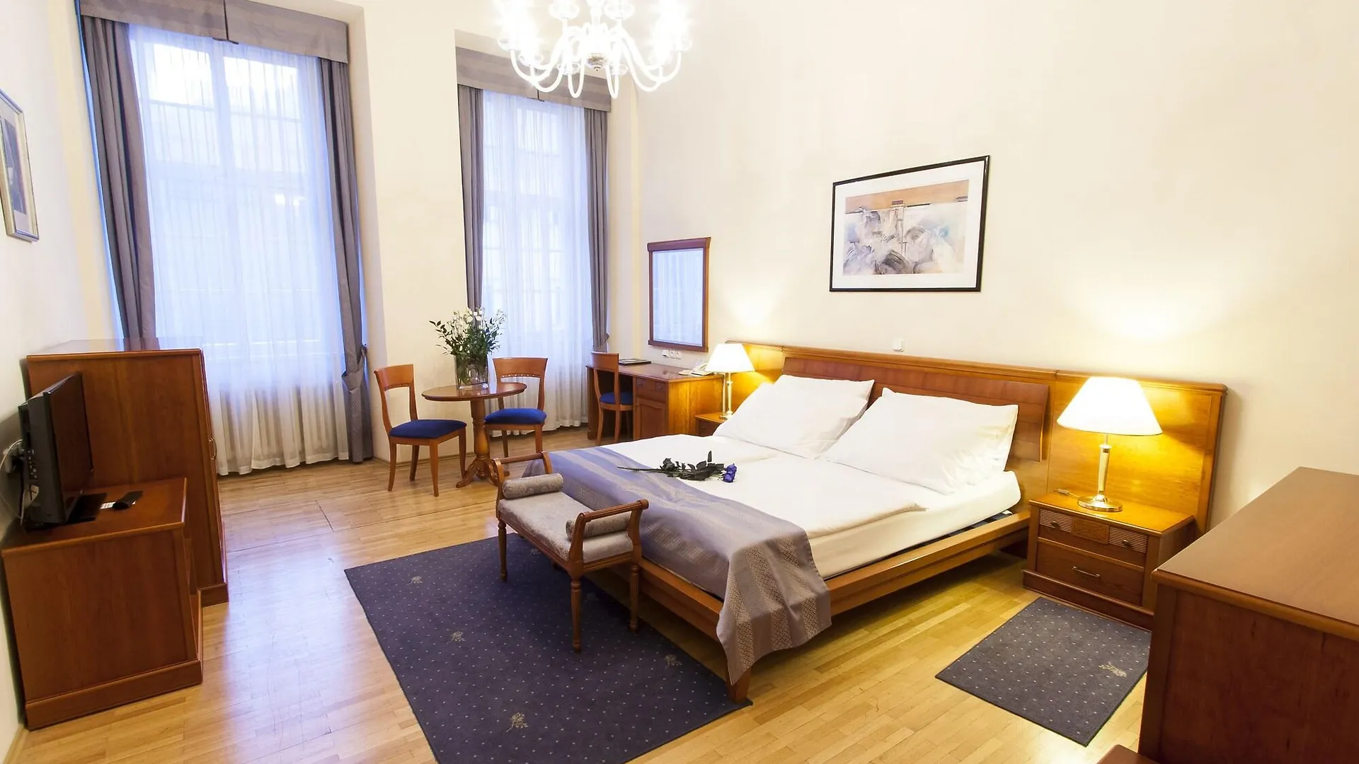 Hotel Modra Ruze Prag 4*,  Çek Cumhuriyeti