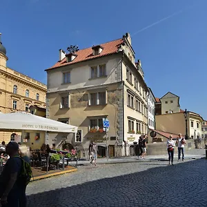 U 3 Pstrosu **** Prag