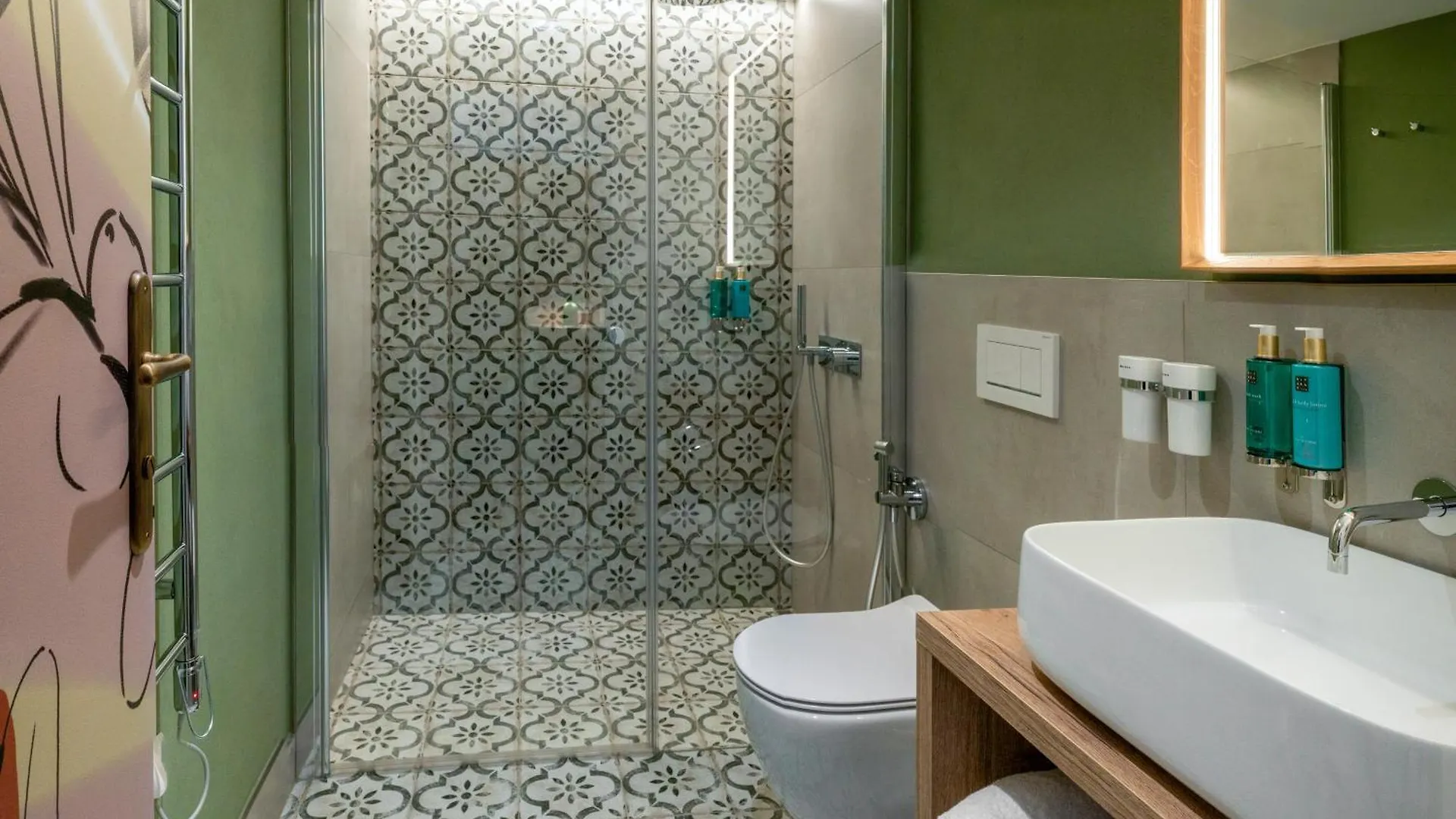 The Botanist Aparthotel Prague 4*,
